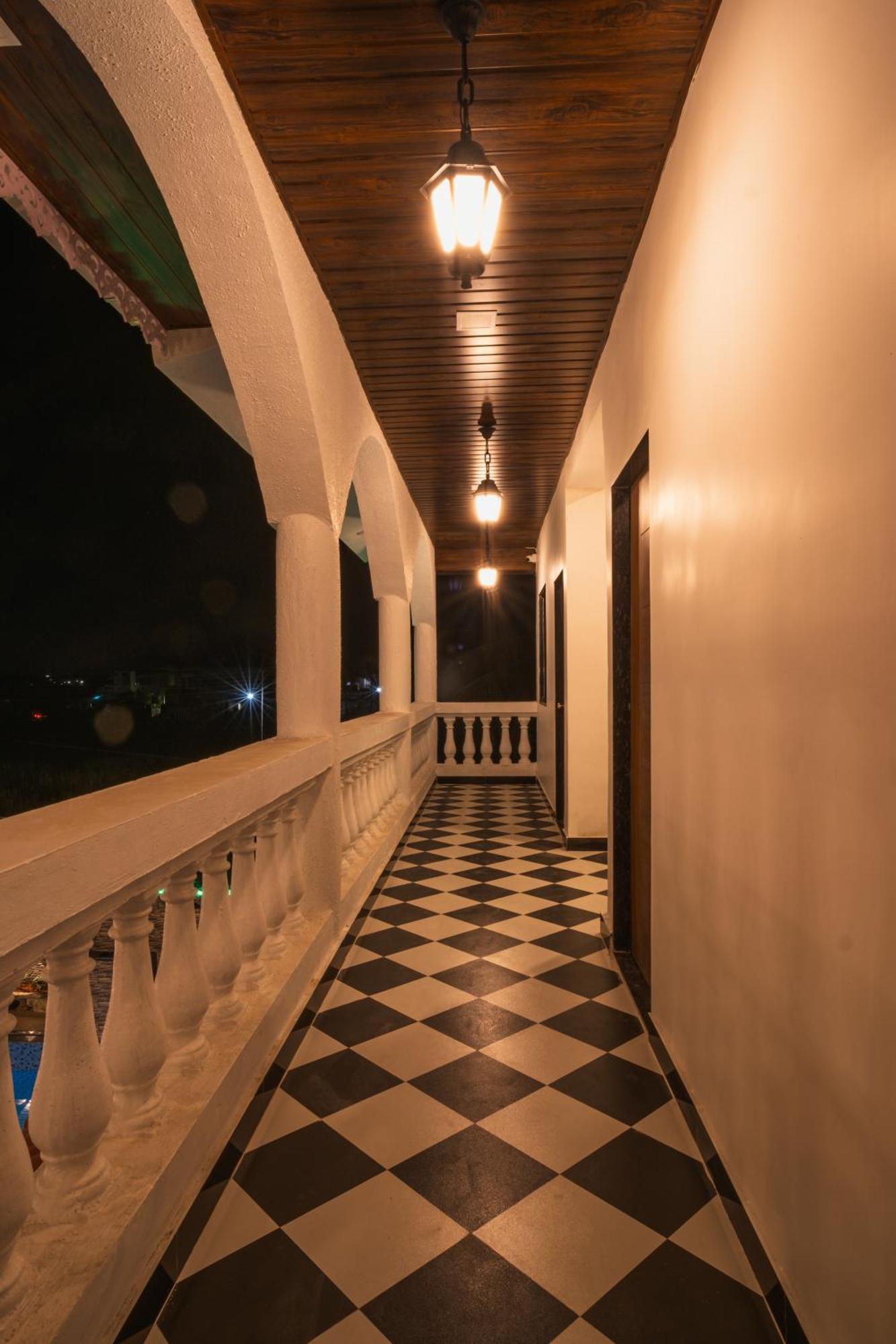 Sapphire Mansion Hotell Alībāg Exteriör bild