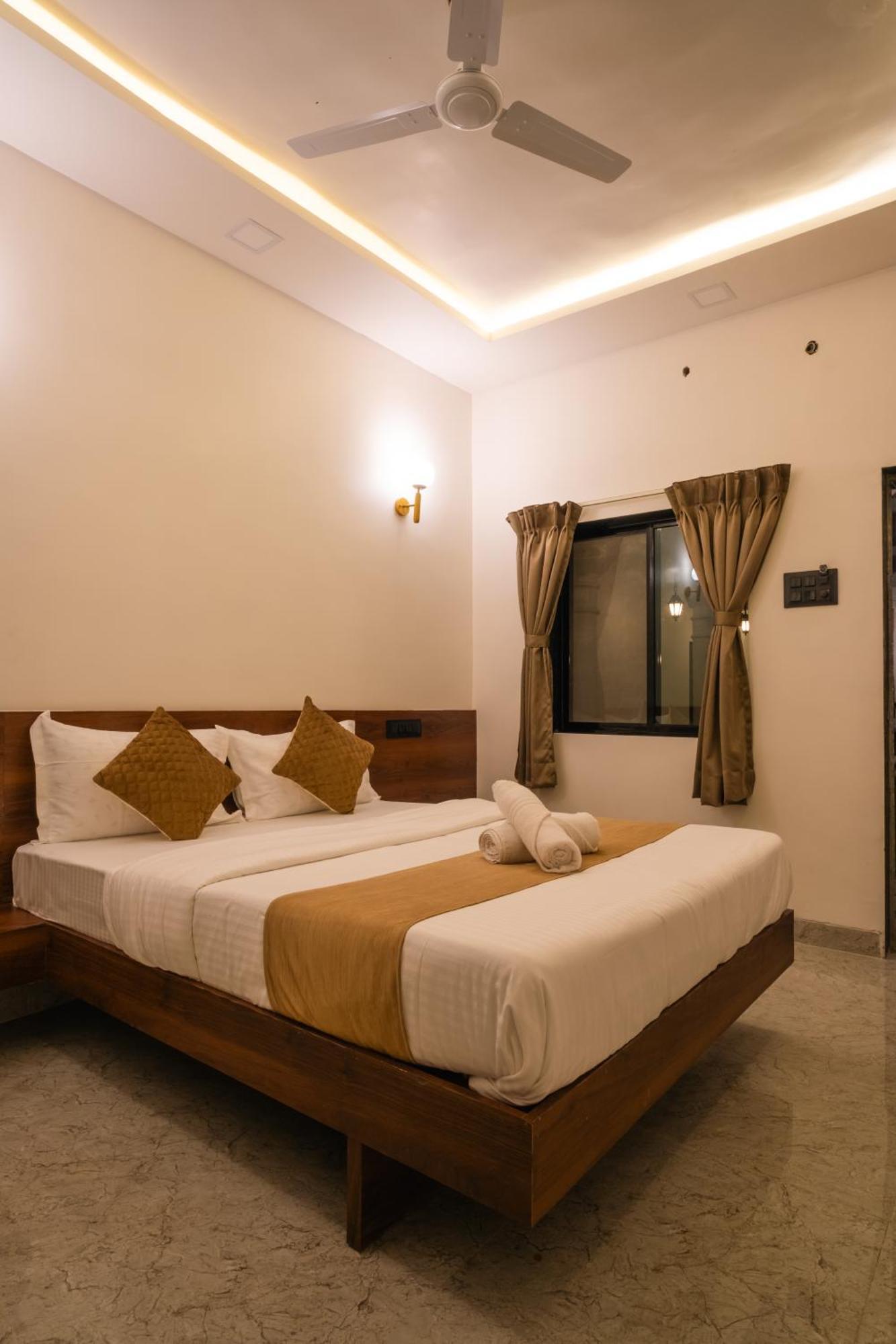 Sapphire Mansion Hotell Alībāg Exteriör bild