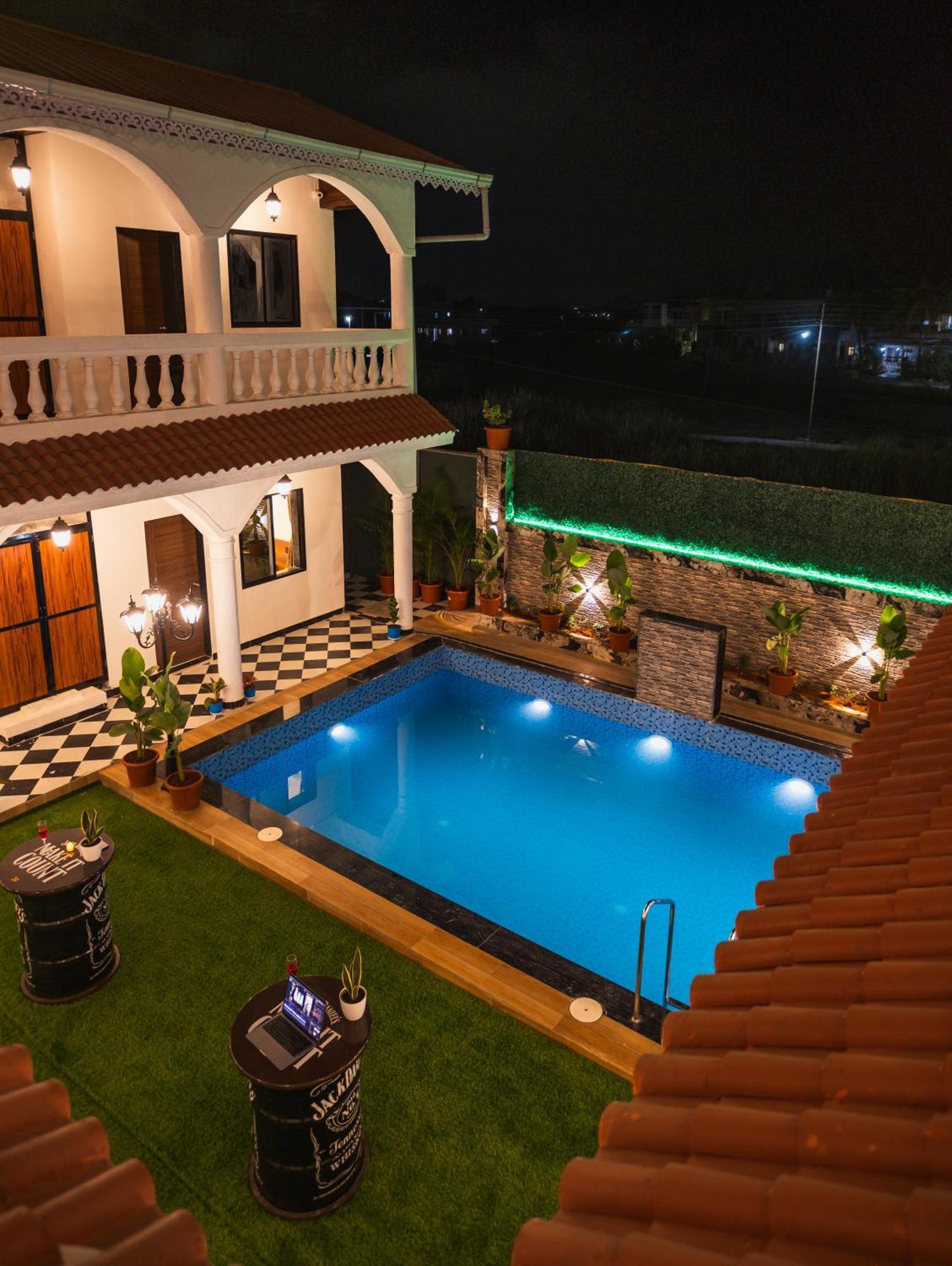 Sapphire Mansion Hotell Alībāg Exteriör bild